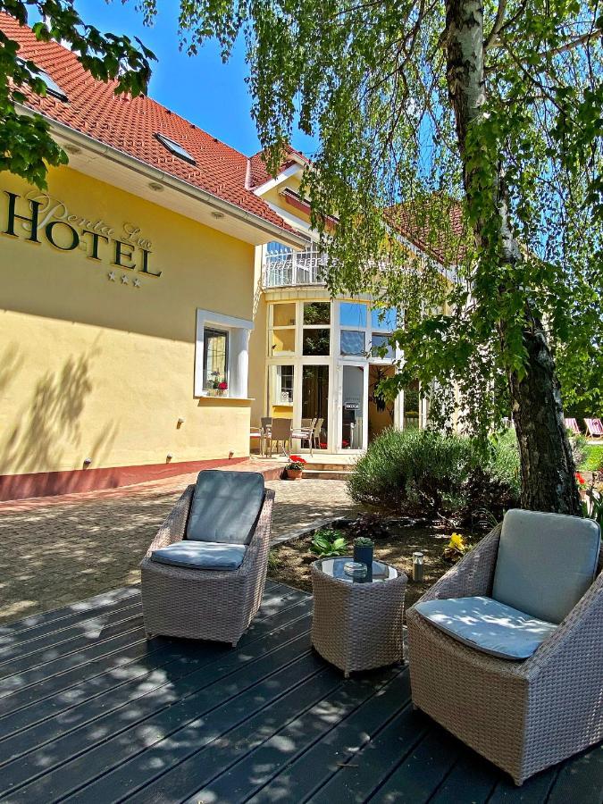 Hotel Penta Lux Tata Kültér fotó